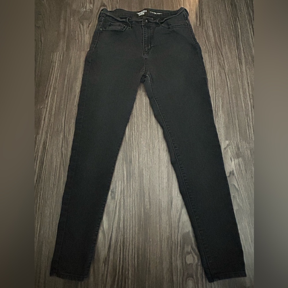 Denizens Levi’s High Rise Jeans